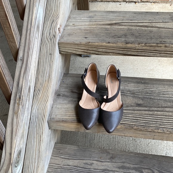 Brown tee strap small heels - Picture 2 of 8